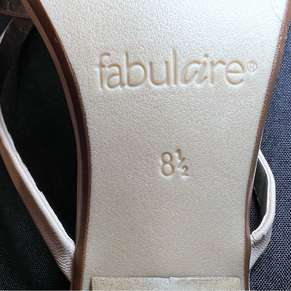 Simple Classy Neutral Fabulaire Heels - Picture 7 of 7